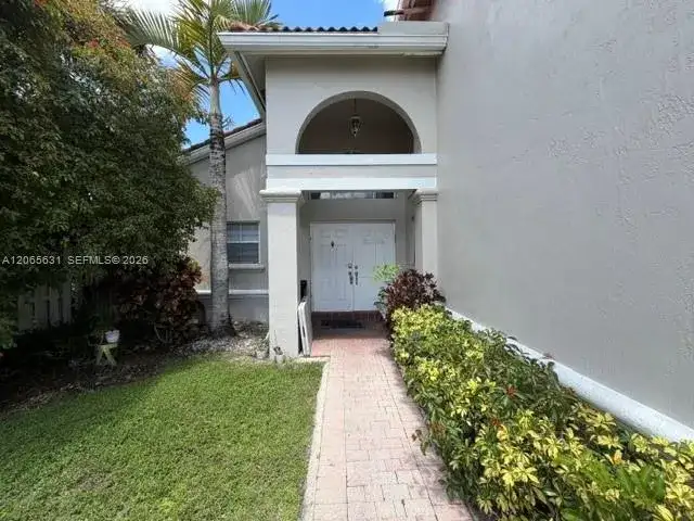 4959 SW 33rd Way, Hollywood FL 33312 photo 2