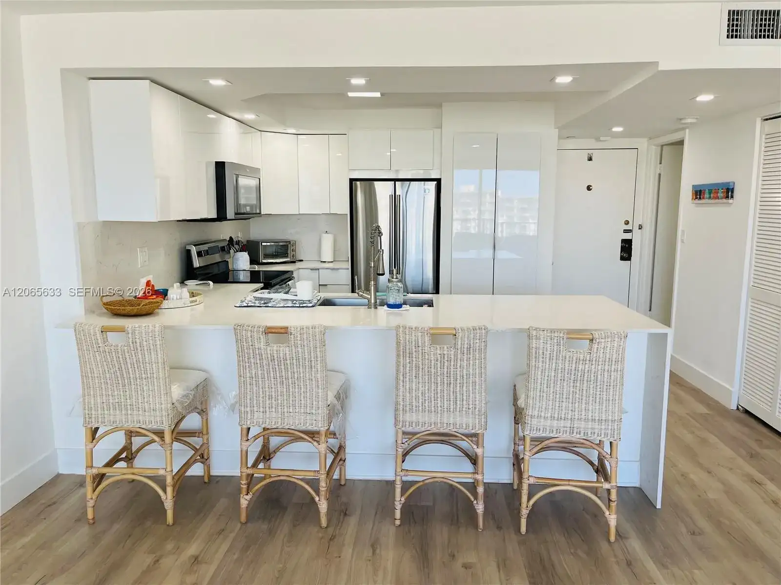1450 Brickell Bay Dr # 1414, Miami FL 33131 photo 2