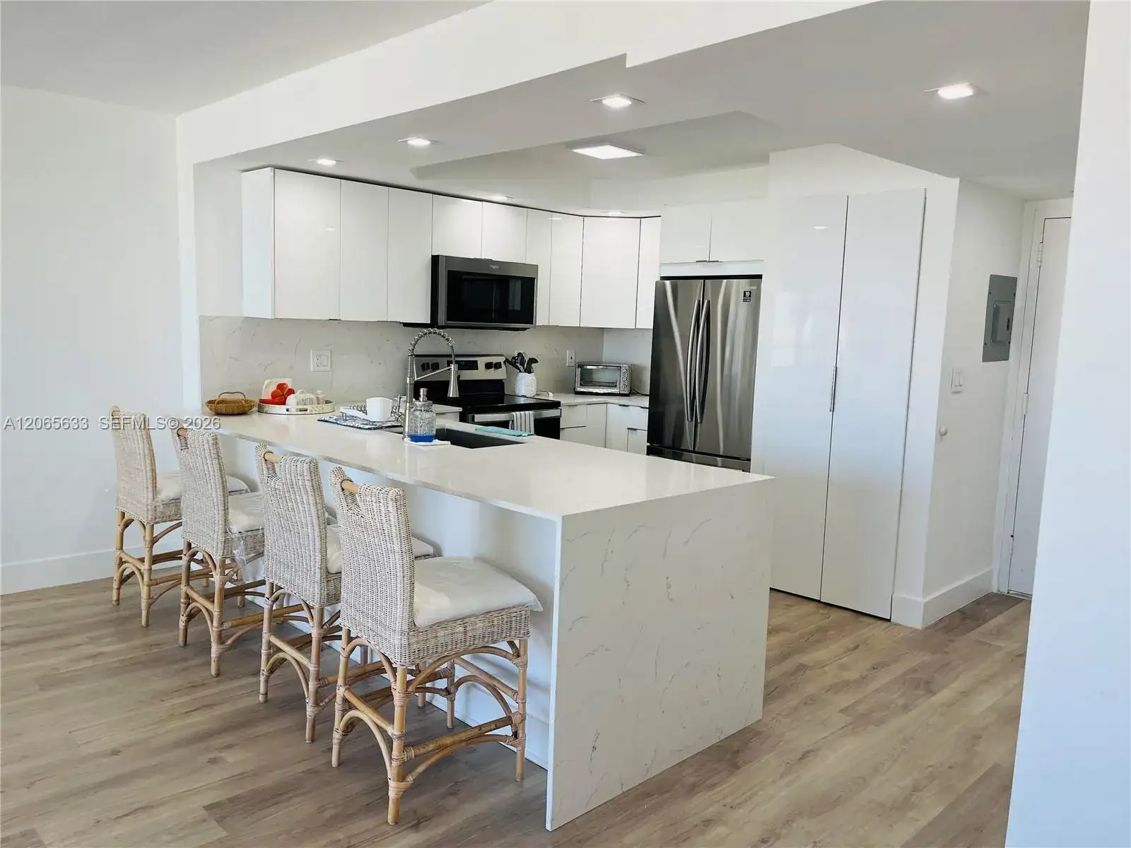 1450 Brickell Bay Dr # 1414, Miami FL 33131 photo 3