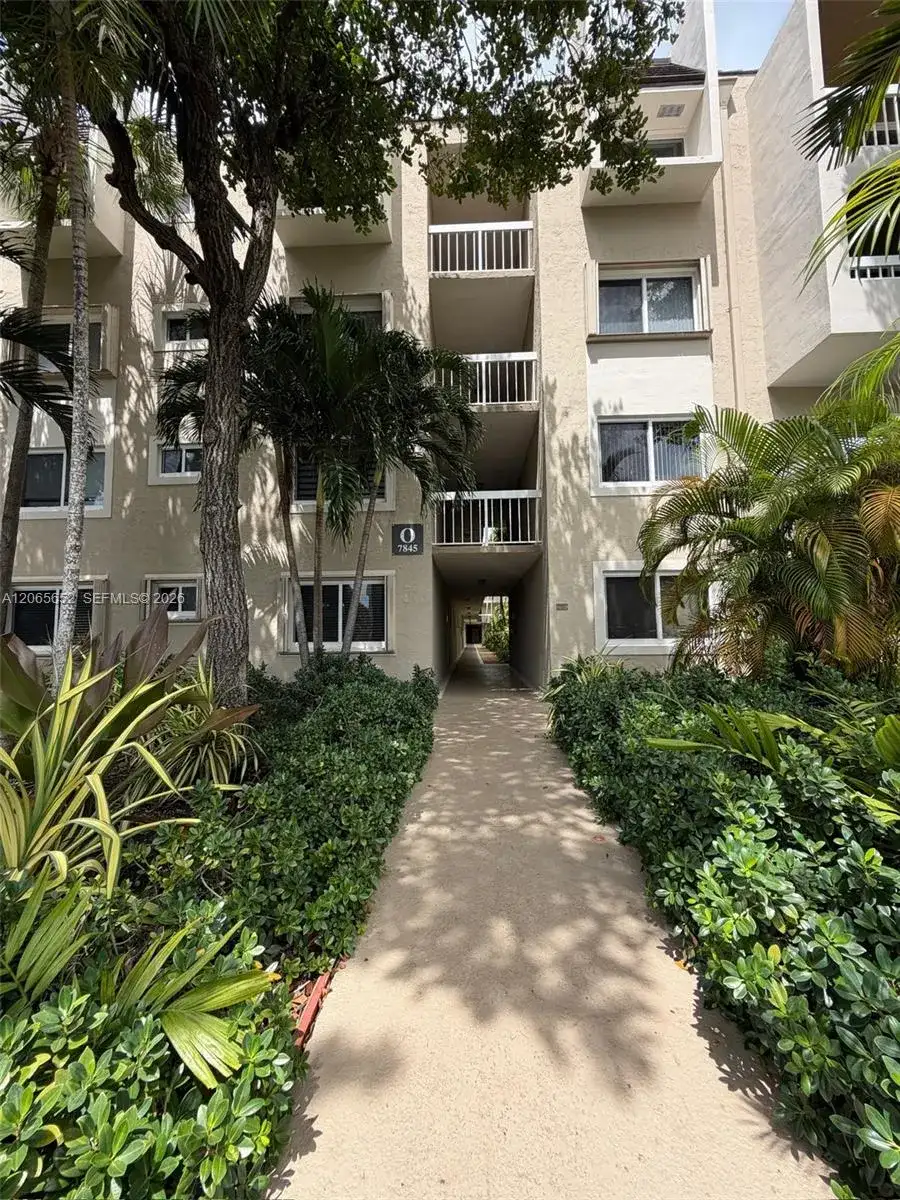 7850 Camino Real # 401, Miami FL 33143 photo 3
