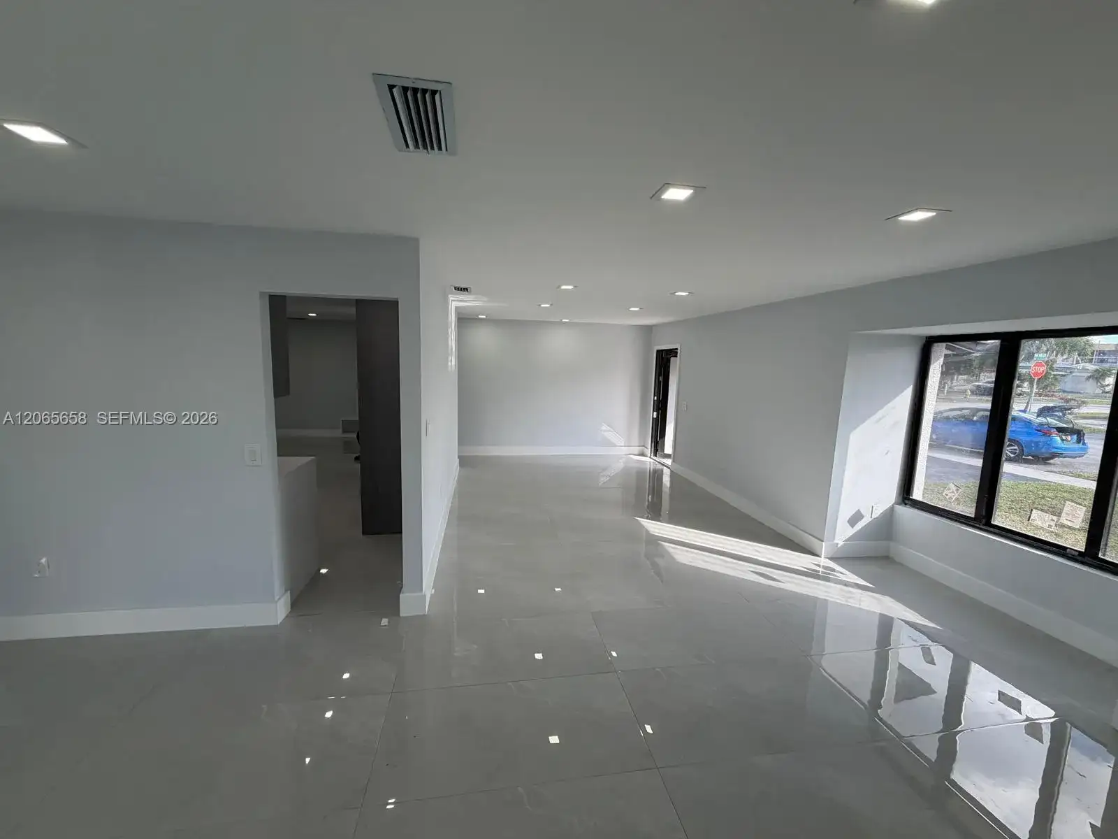 10581 NW 28th Mnr, Sunrise FL 33322 photo 4