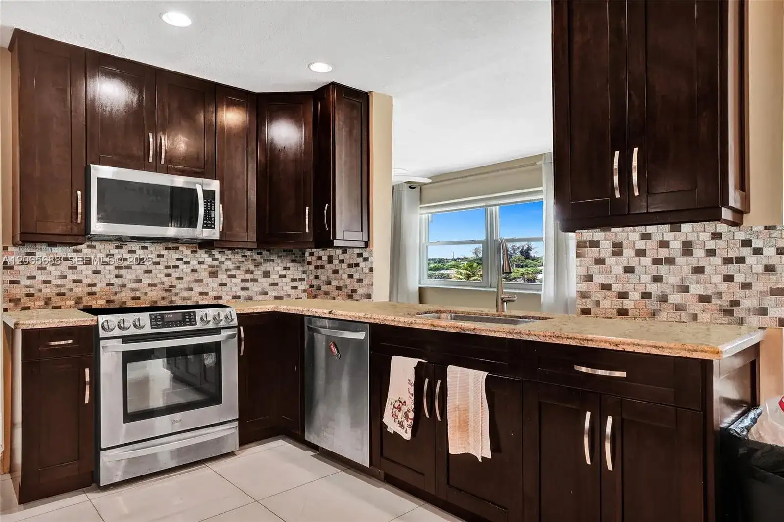 215 SE 3rd Ave # 501C, Hallandale Beach FL 33009 photo 2
