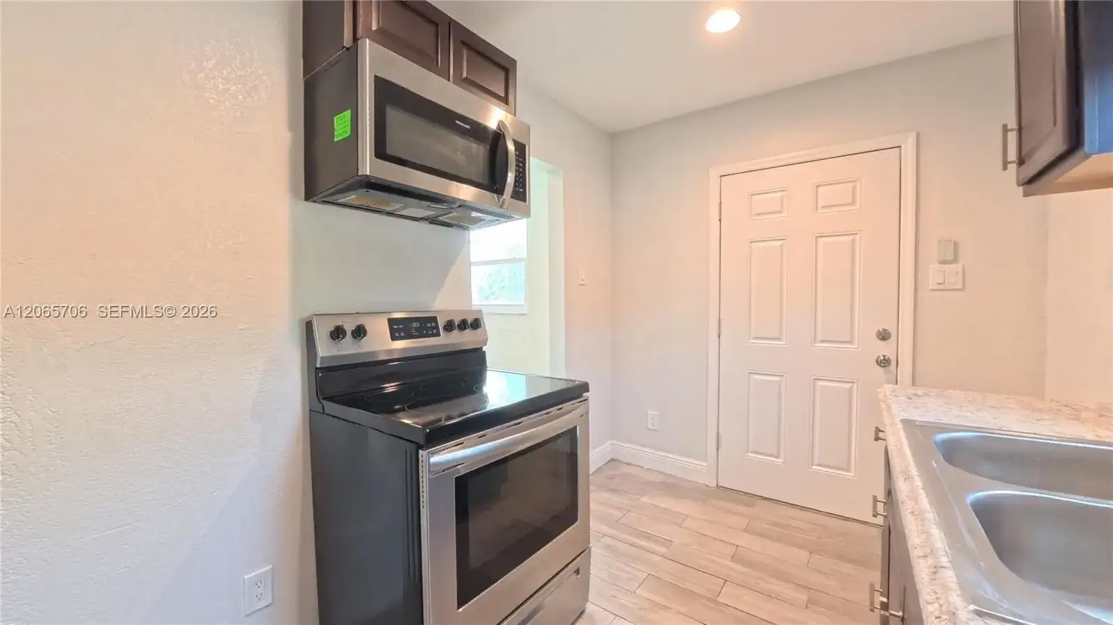 3156 NW 55th St, Miami FL 33142 photo 4