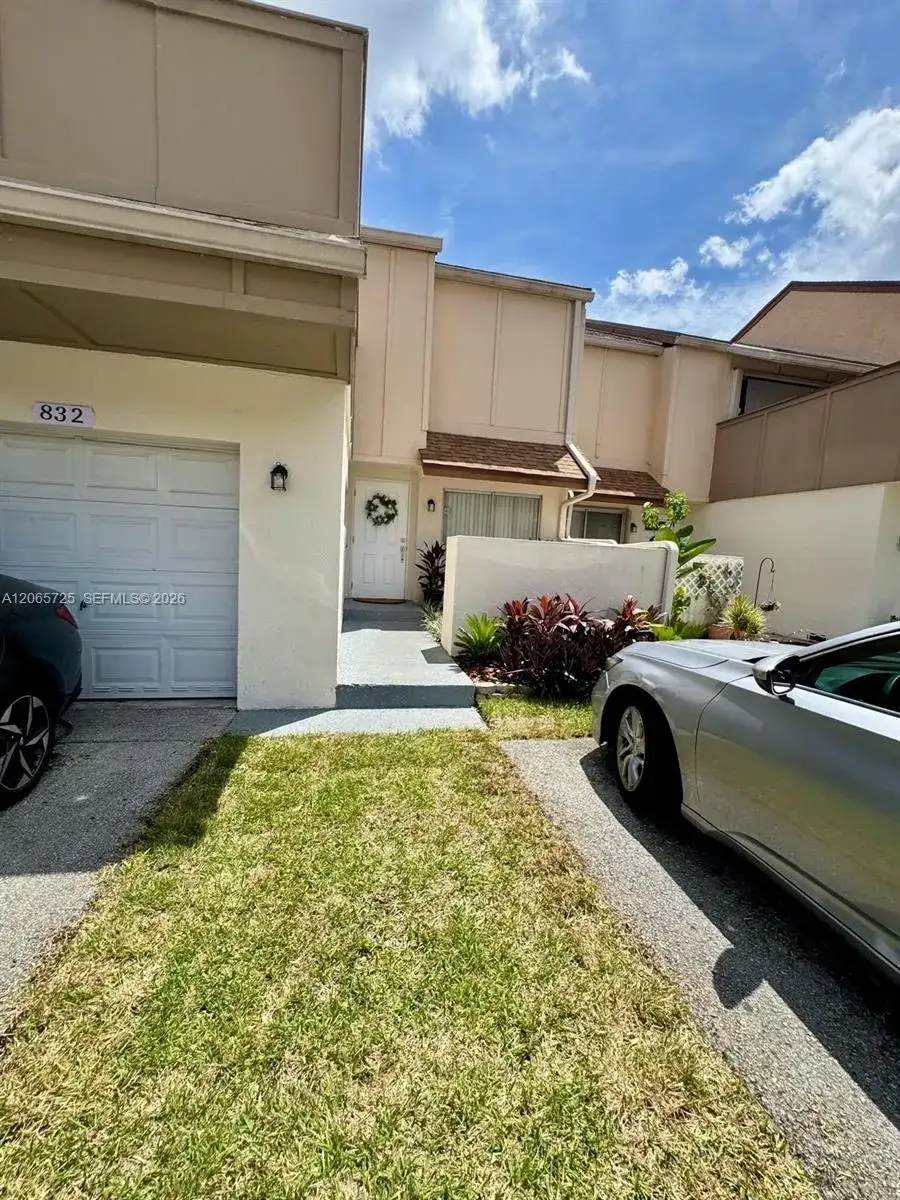 832 NW 81st Way # 9, Plantation FL 33324 photo 2