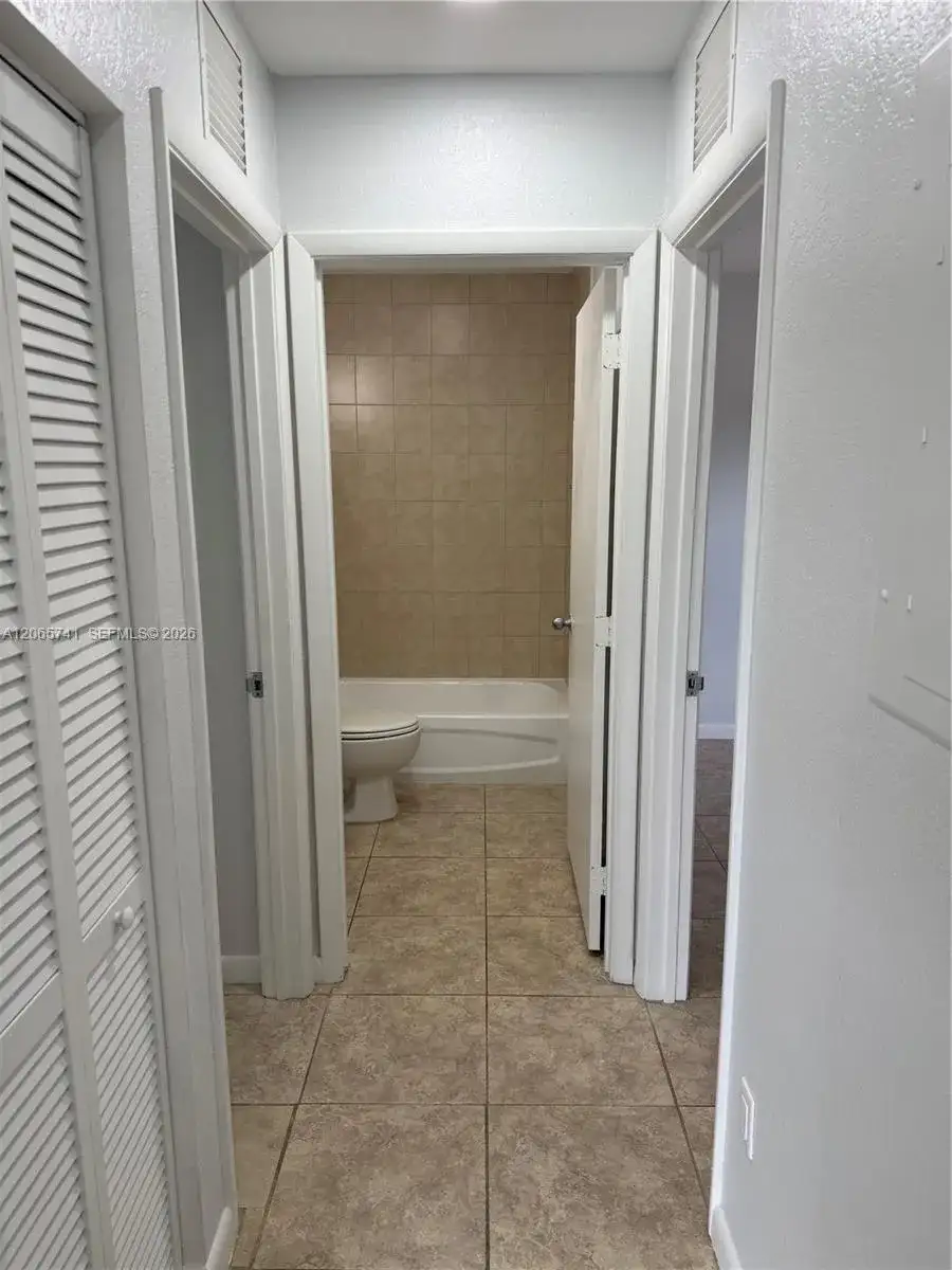 7600 NW 38th Ct # 16, Davie FL 33024 photo 4