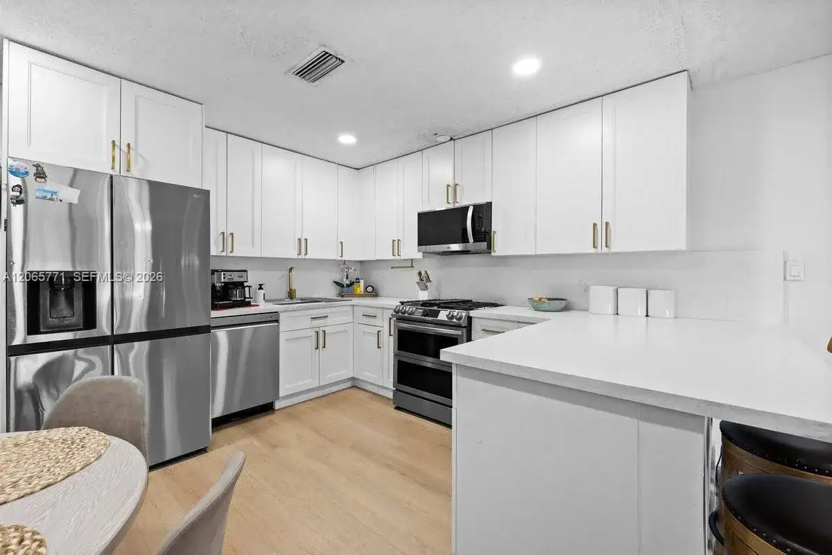 8921 NW 26th Pl, Sunrise FL 33322 photo 2