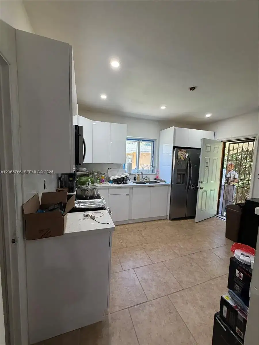 5525 NW 5th Ct, Miami FL 33127 photo 4