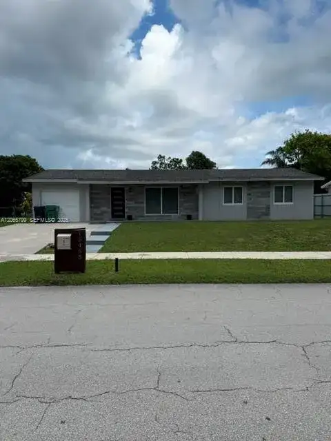 15435 SW 108th Ct, Miami FL 33157 photo 2