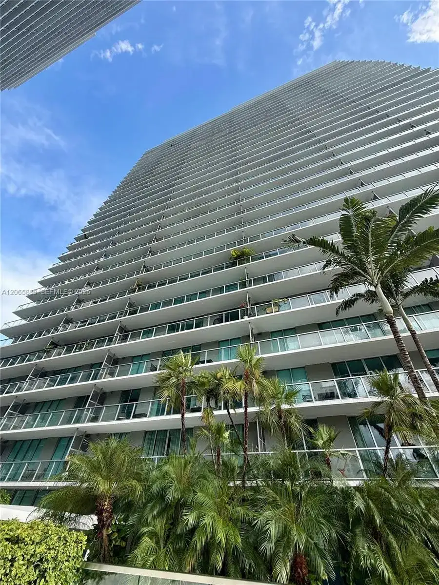 79 SW 12th St, Miami FL 33130 photo 3