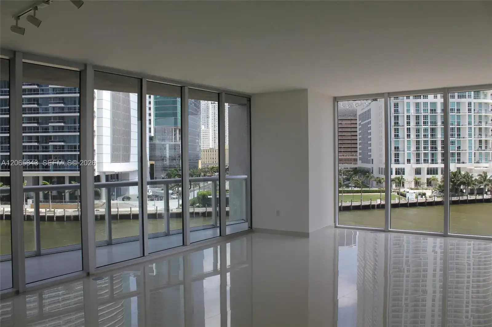465 BRICKELL AV # 502, Miami FL 33131 photo 3