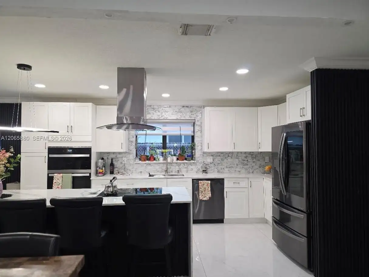 15101 SW 180th Ter, Miami FL 33187 photo 4