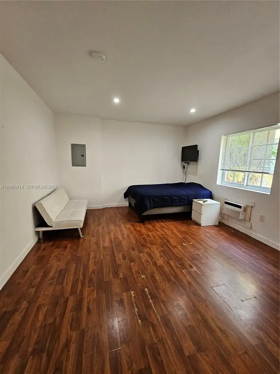 1345 Pennsylvania Ave # 3C, Miami Beach FL 33139 photo 3