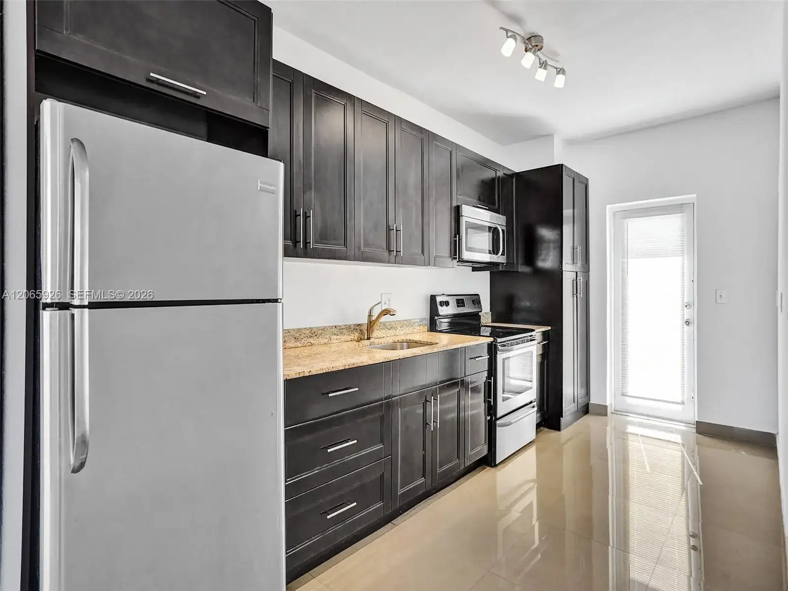 540 74th St # 15, Miami Beach FL 33141 photo 3
