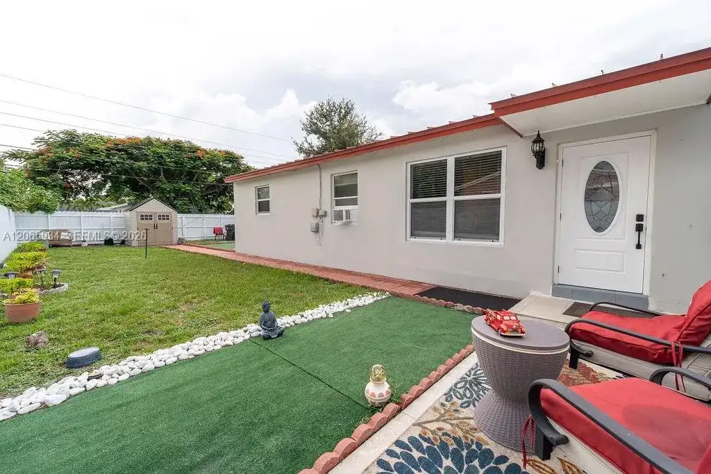 1600 N 68th Ave, Hollywood FL 33024 photo 2