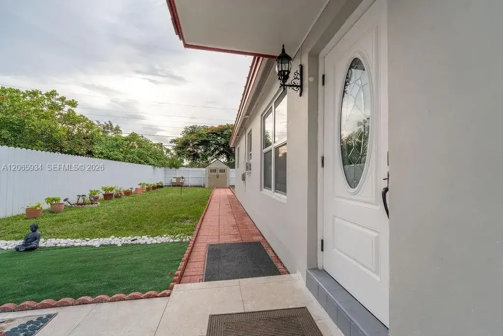 1600 N 68th Ave, Hollywood FL 33024 photo 4