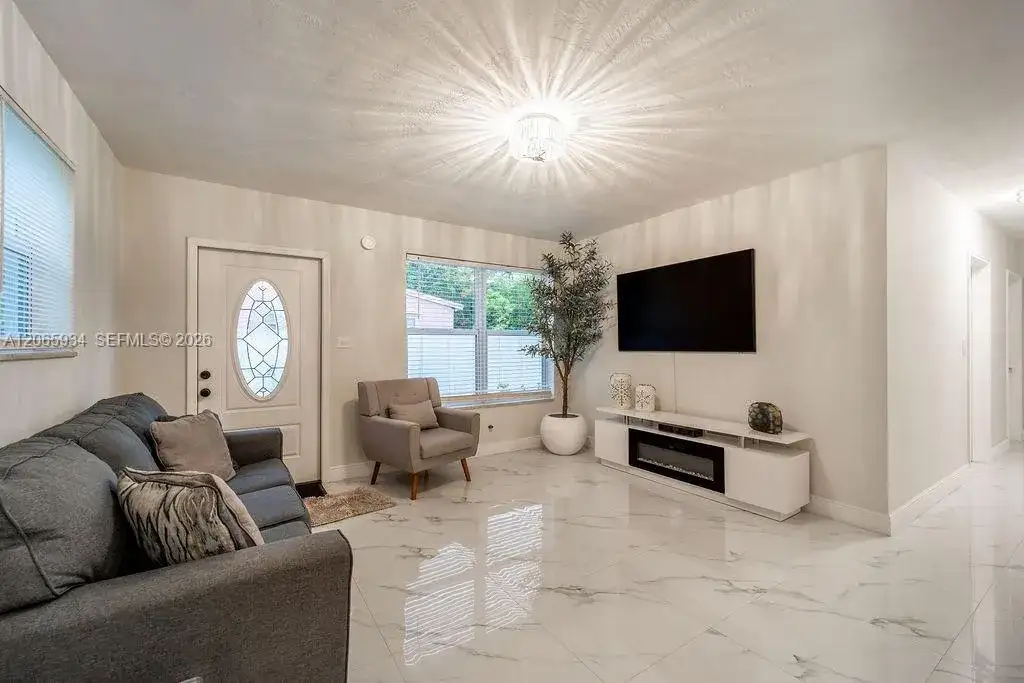 1600 N 68th Ave, Hollywood FL 33024 photo 5