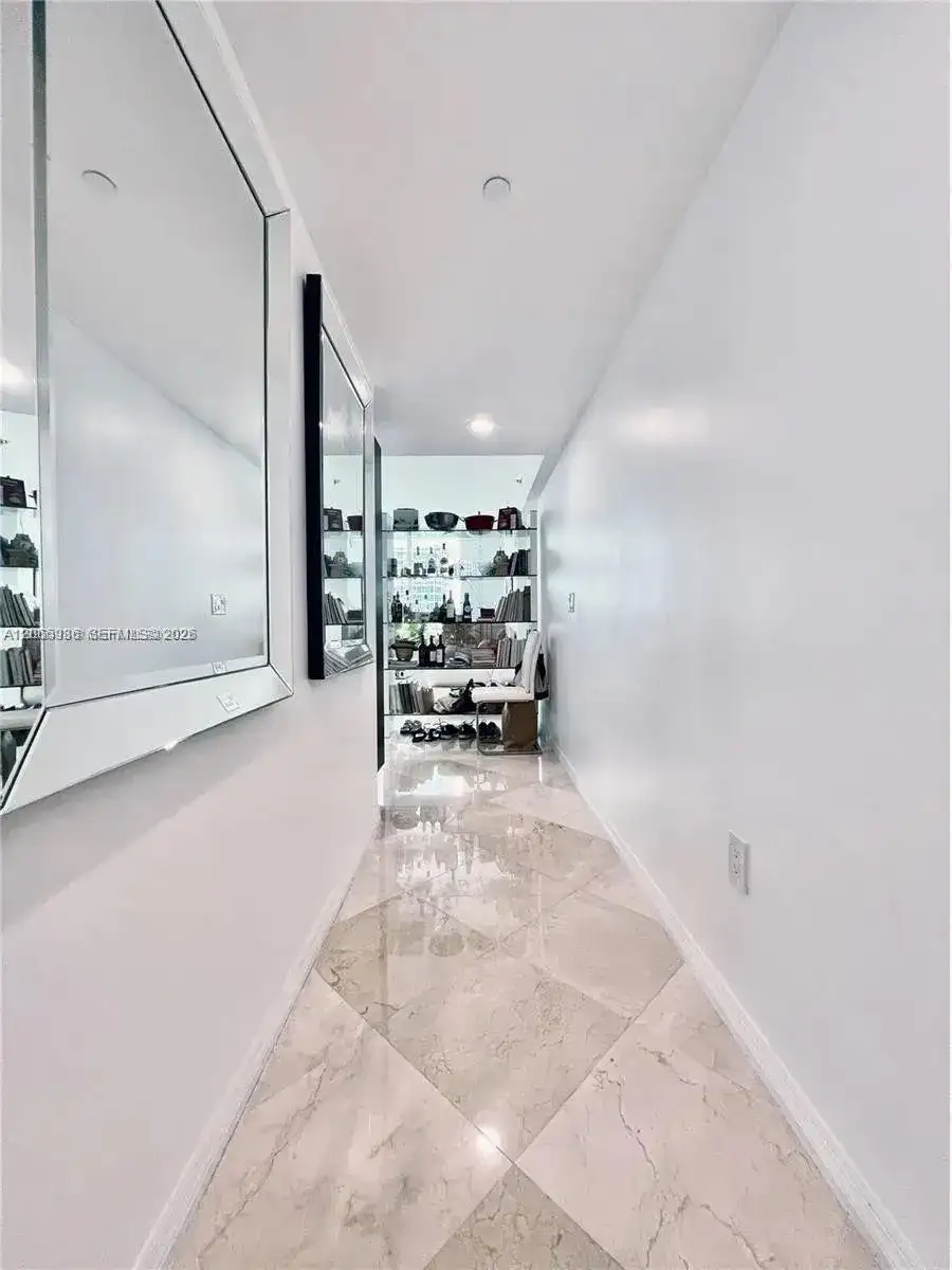 950 Brickell Bay Dr # 1807, Miami FL 33131 photo 3