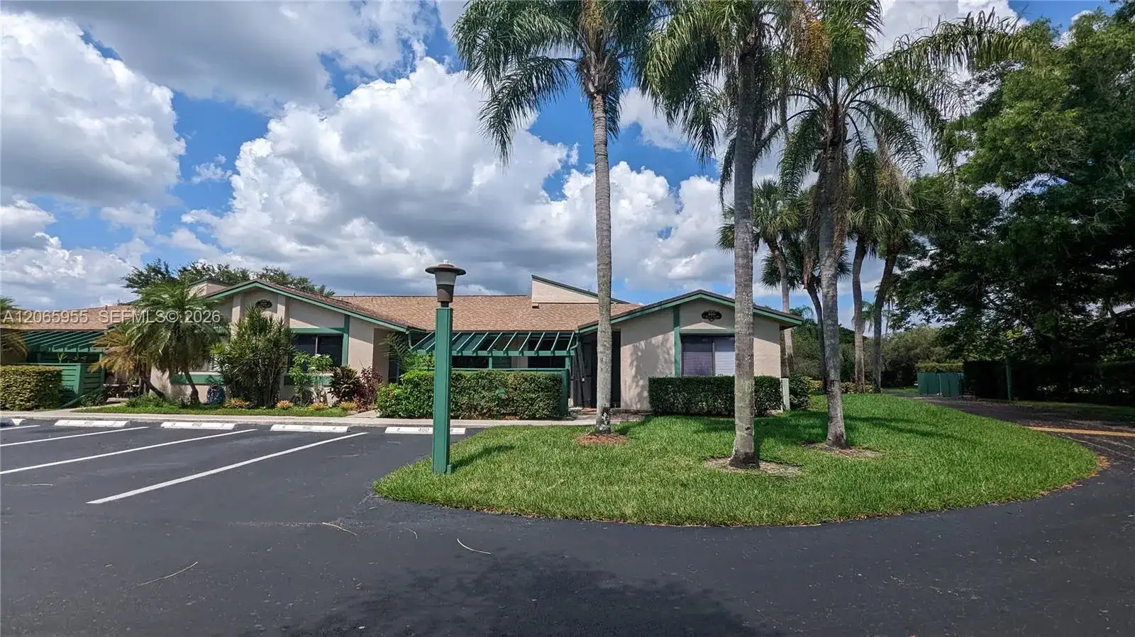 460 Lakeview Dr # 4, Weston FL 33326 photo 2