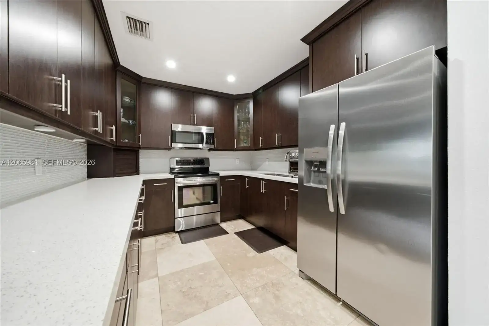 6414 SW 7th St, Pembroke Pines FL 33023 photo 2