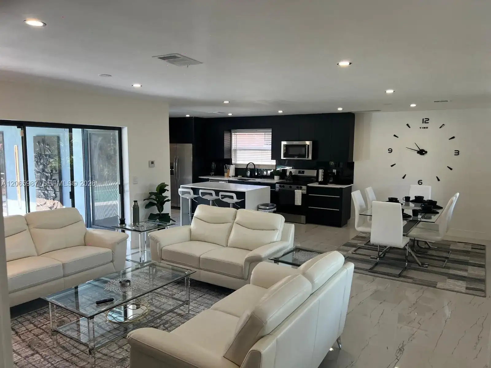 1112 N 13th Ave, Hollywood FL 33019 photo 4
