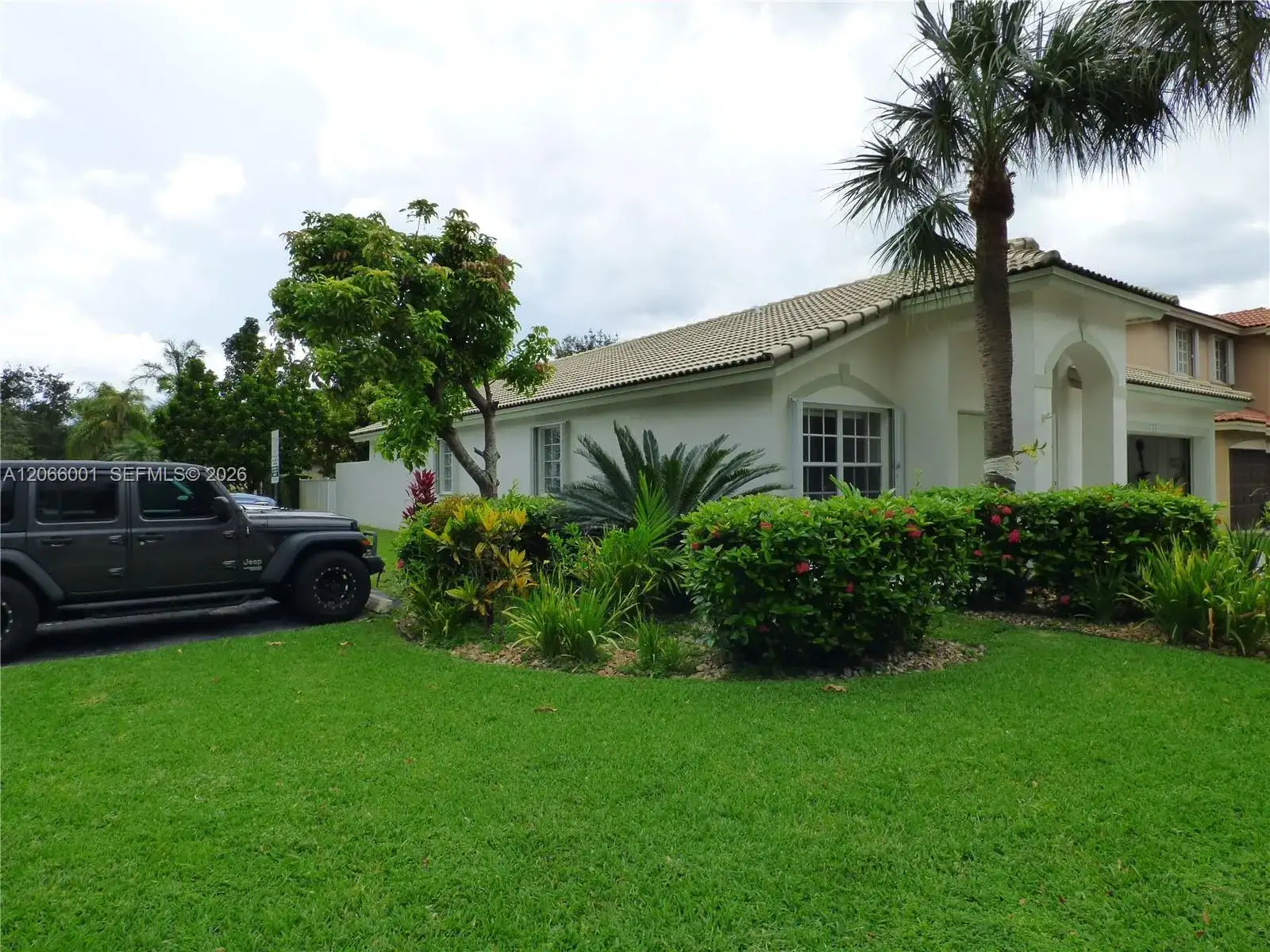 474 SW 205th Ave, Pembroke Pines FL 33029 photo 4