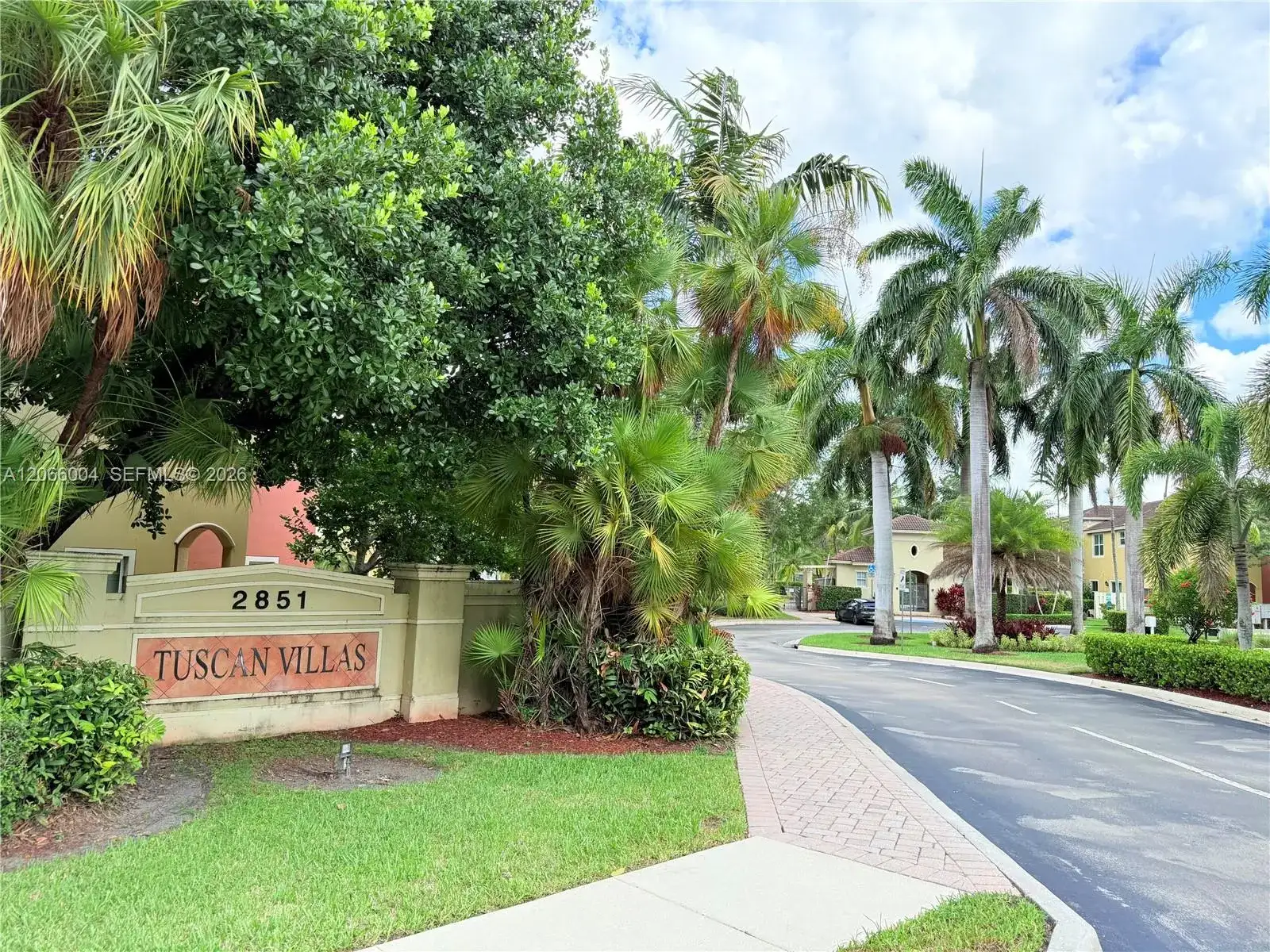 2851 W Prospect Rd # 704, Tamarac FL 33309 photo 4
