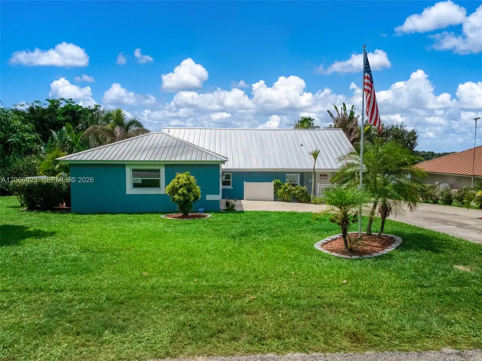 137 McCoy Dr, Lake Placid FL 33852 photo 2