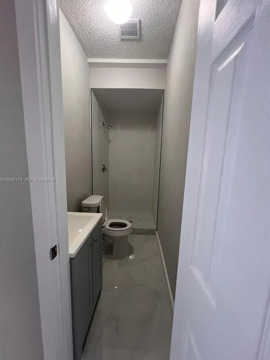 1625 NW 35th St # B5, Miami FL 33142 photo 5