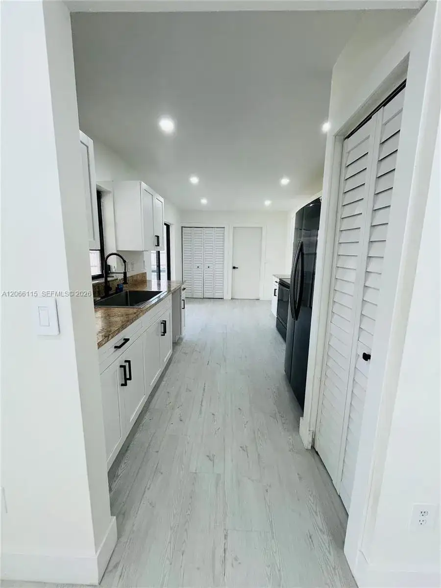 1707 S Curlew Ln, Homestead FL 33035 photo 5