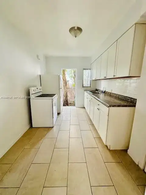 821 W 39th St # 2, Miami Beach FL 33140 photo 2