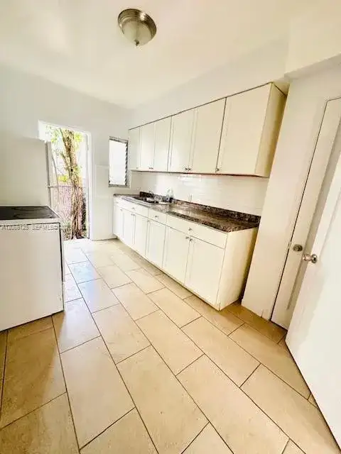 821 W 39th St # 2, Miami Beach FL 33140 photo 3