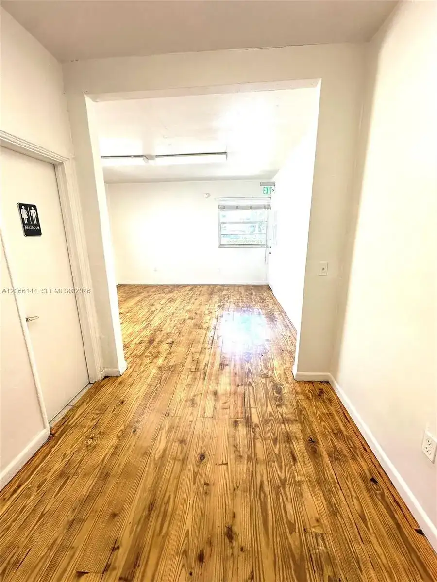 720 6th St, Miami Beach FL 33139 photo 3