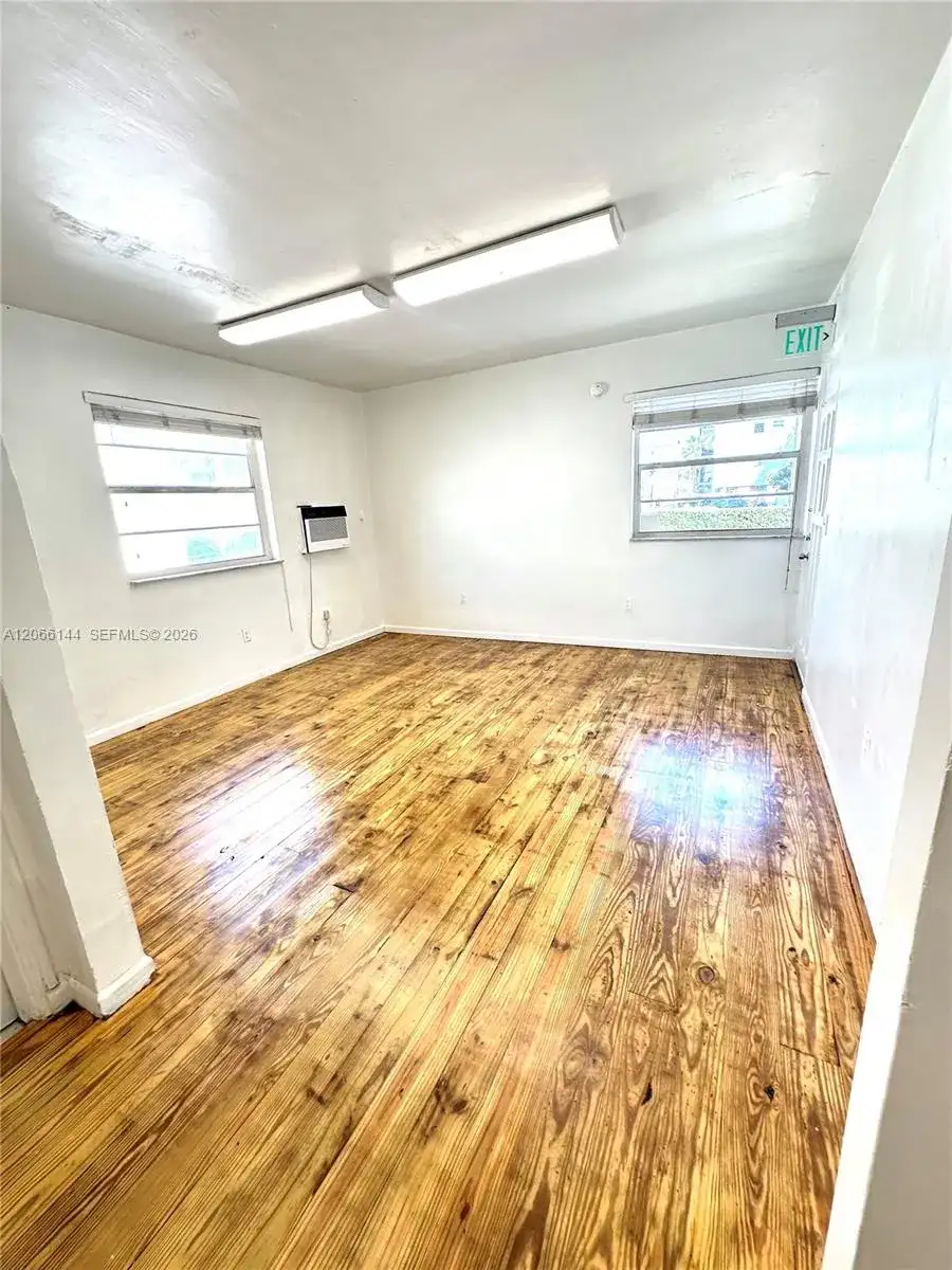 720 6th St, Miami Beach FL 33139 photo 4