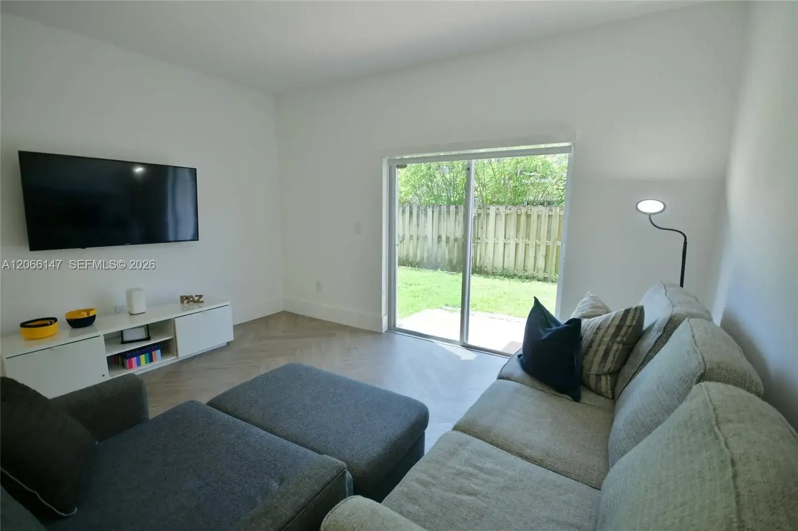 10026 Hammocks Blvd # 6, Miami FL 33196 photo 2