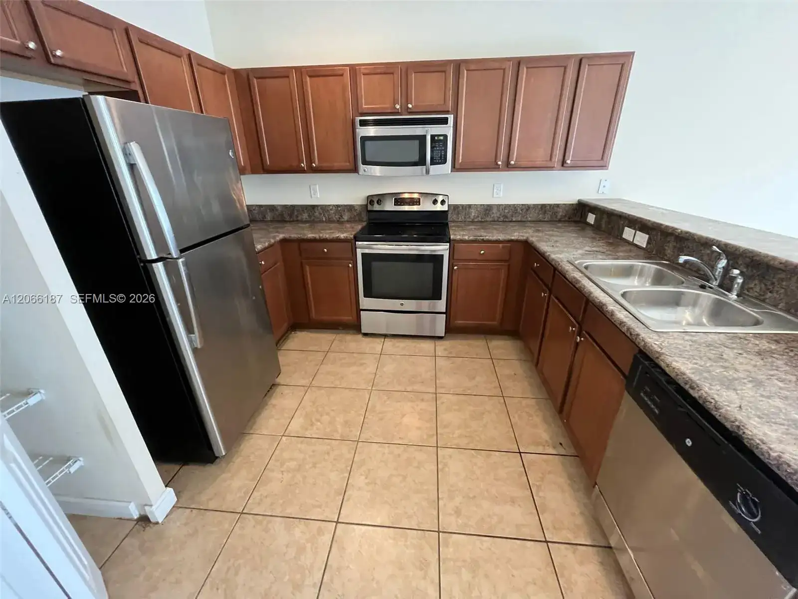 3514 W 88th Ter # 3514, Hialeah FL 33018 photo 2