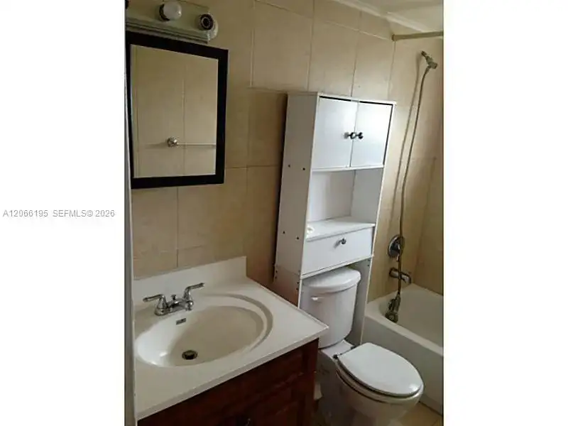 2008 Jackson St # E2, Hollywood FL 33020 photo 5