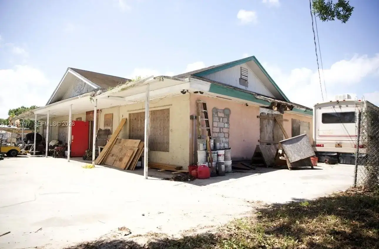 603 S 33rd St, Fort Pierce FL 34947 photo 2