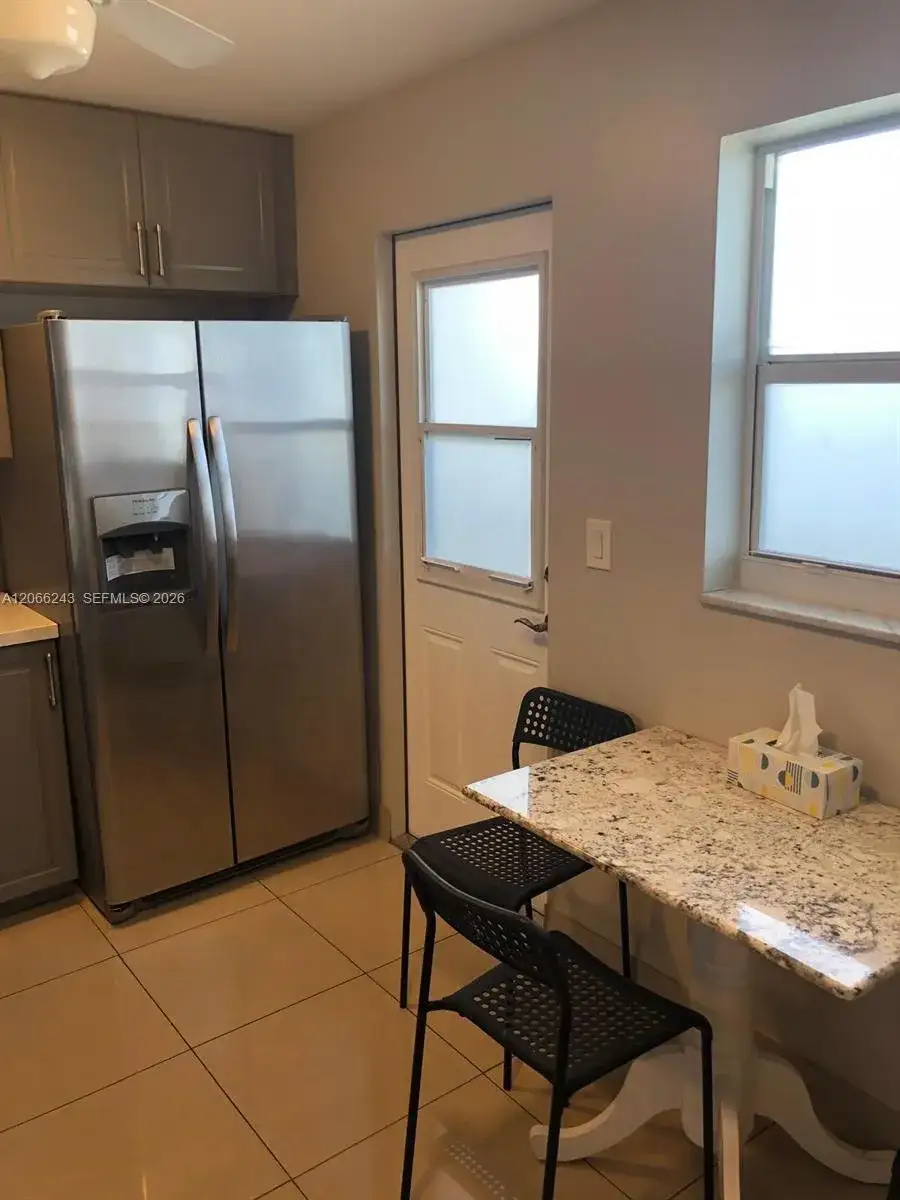 319 NE 14th Ave # 707, Hallandale Beach FL 33009 photo 2