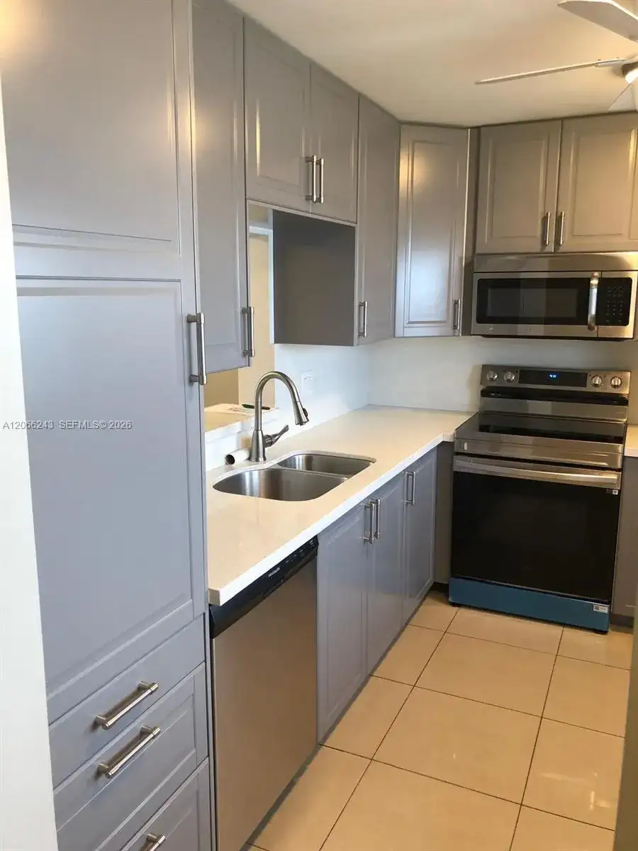 319 NE 14th Ave # 707, Hallandale Beach FL 33009 photo 3