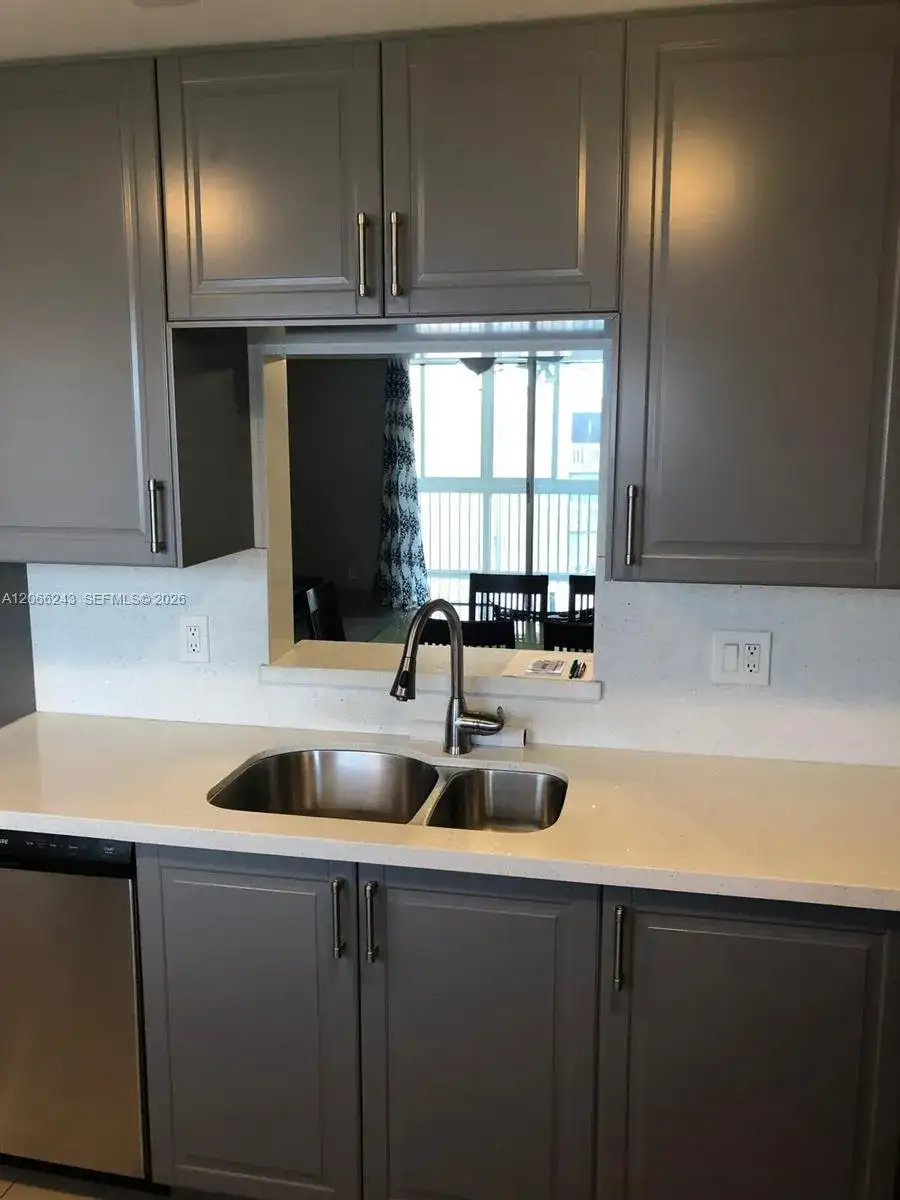 319 NE 14th Ave # 707, Hallandale Beach FL 33009 photo 4