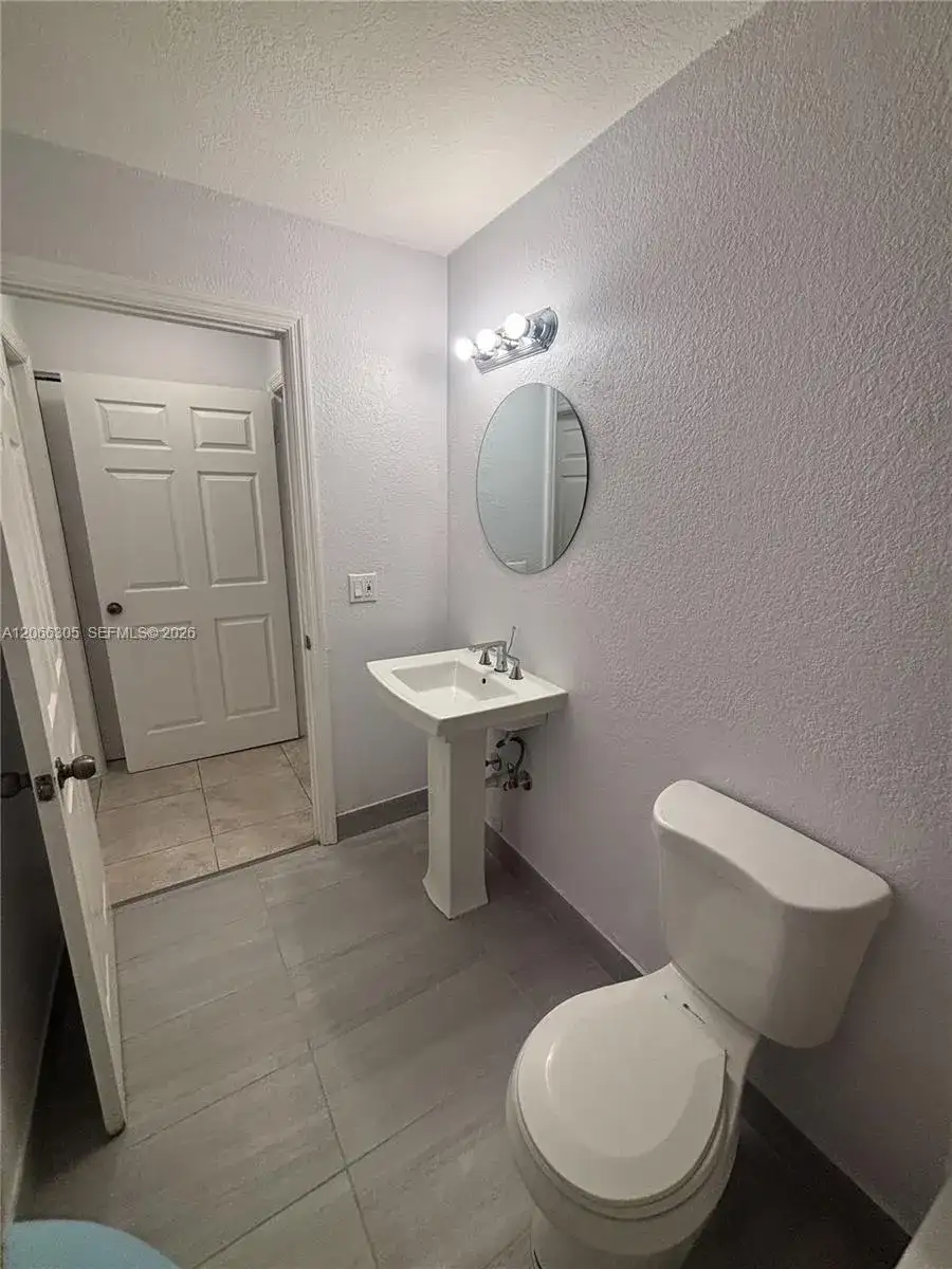 14084 NE 2nd Ave # 14084, Miami FL 33161 photo 5