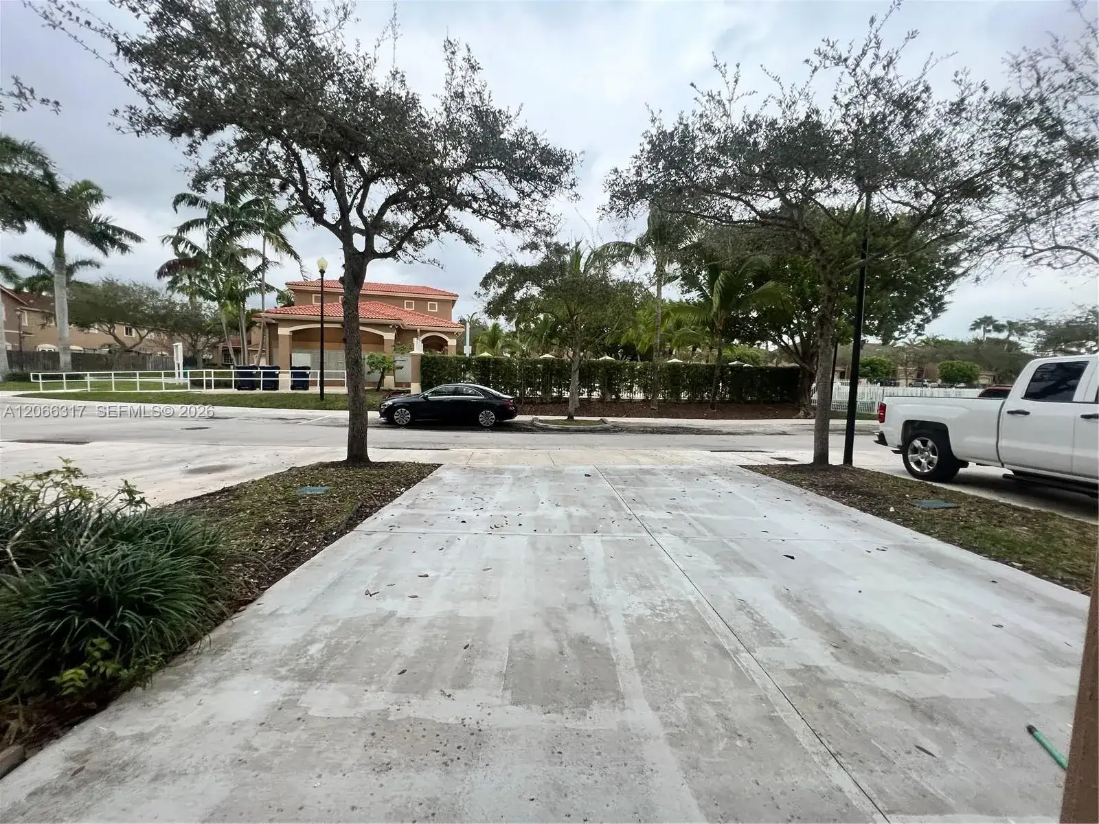 8564 SW 214th Way, Cutler Bay FL 33189 photo 5