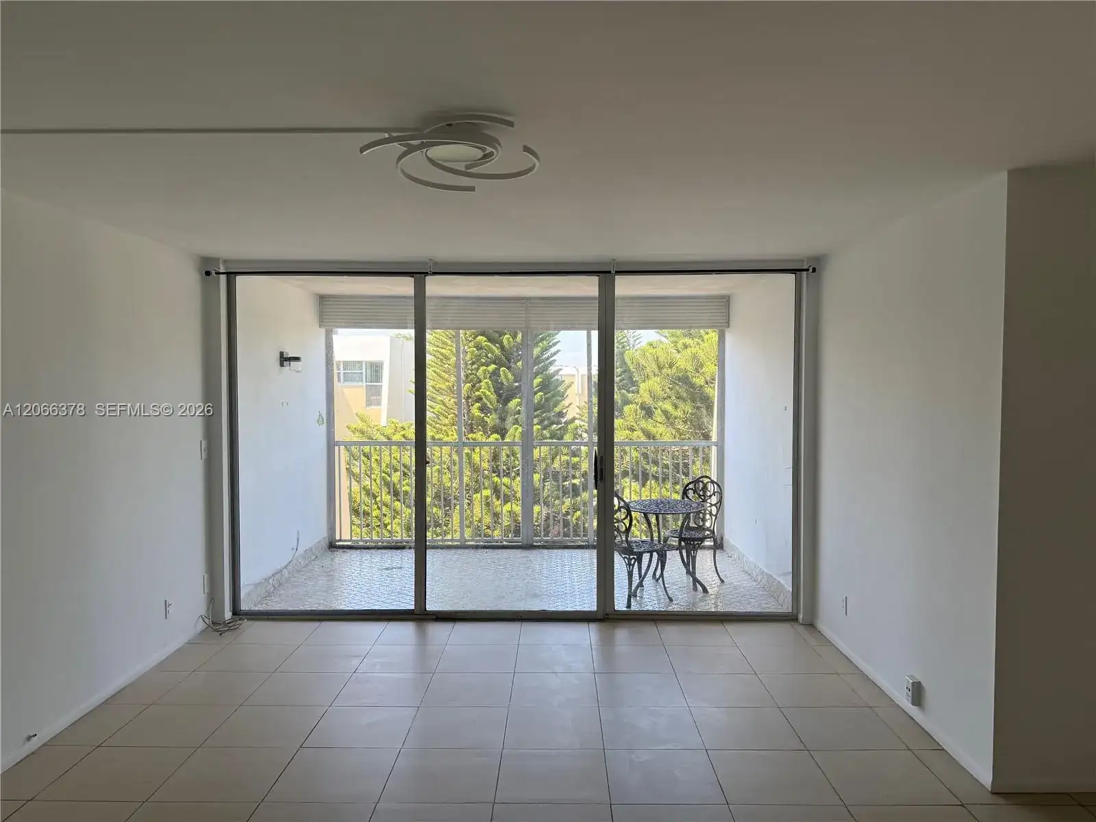 952 NE 199th St # 4K, Miami FL 33179 photo 3