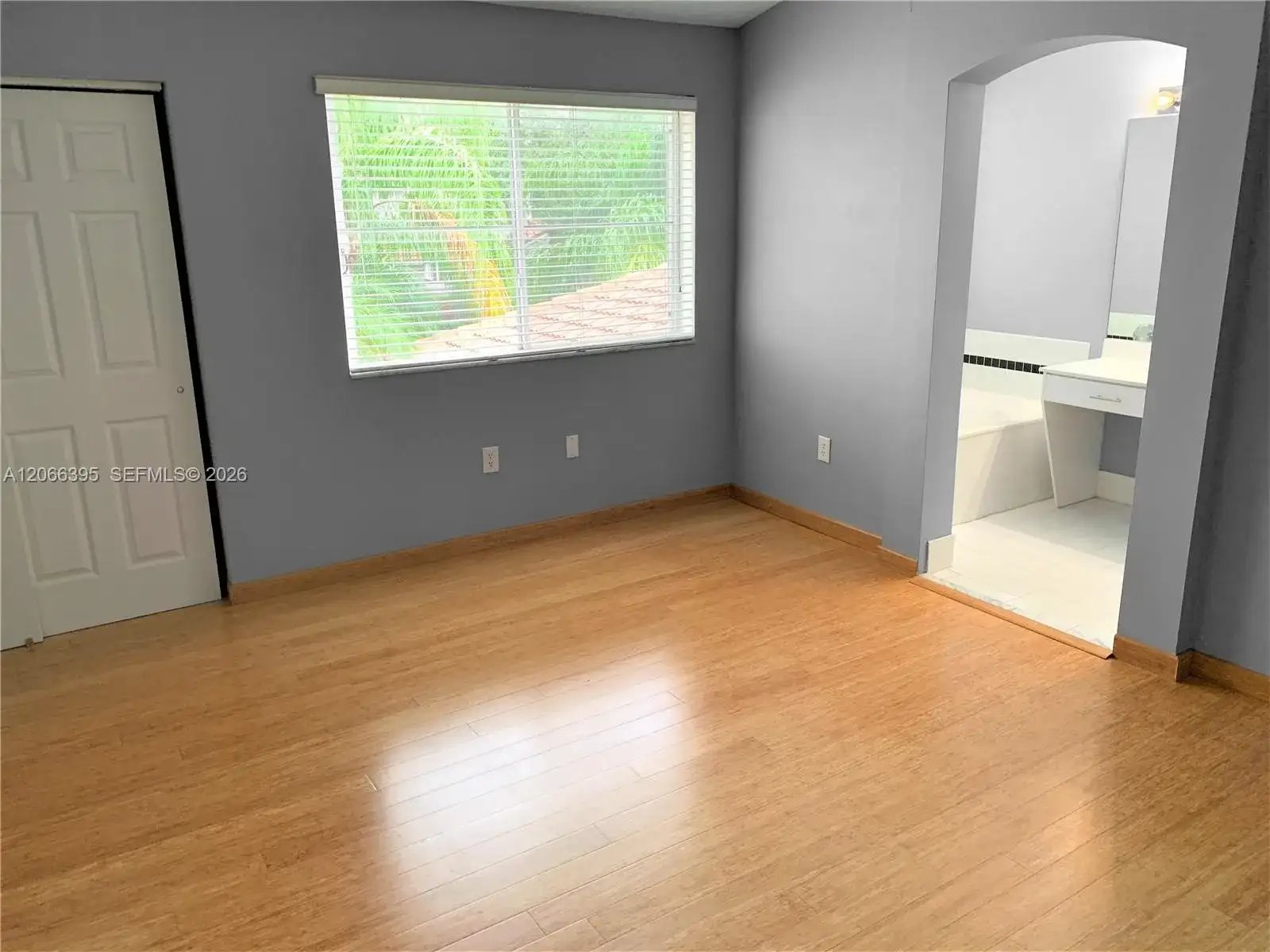 1130 Buttonwood Ln, Hollywood FL 33019 photo 5