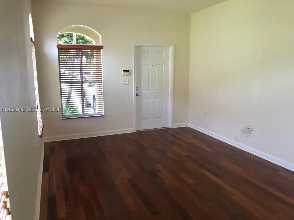 5598 NW 113th Ave, Doral FL 33178 photo 3