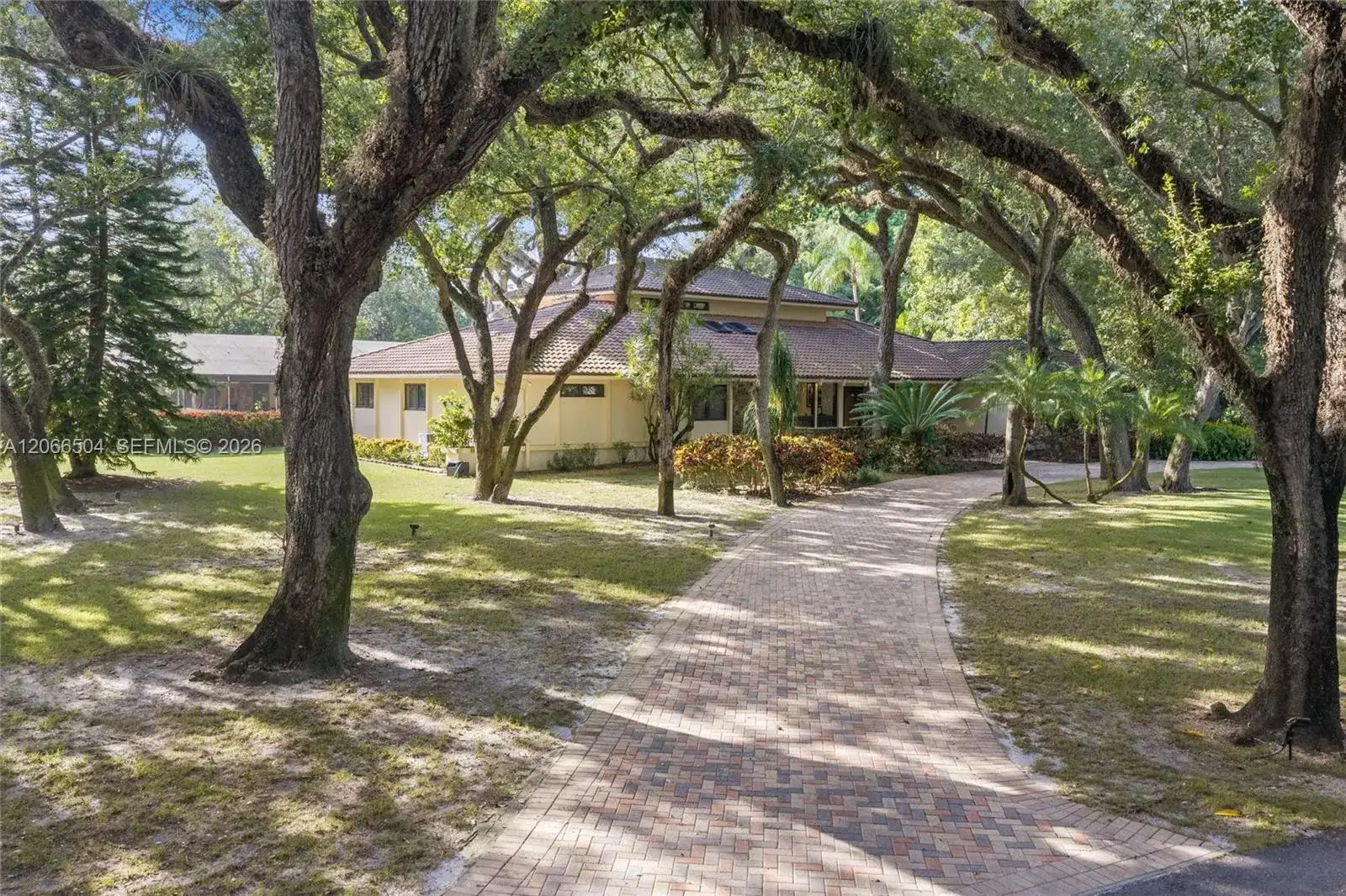 9490 Old Cutler Ln, Coral Gables FL 33156 photo 4