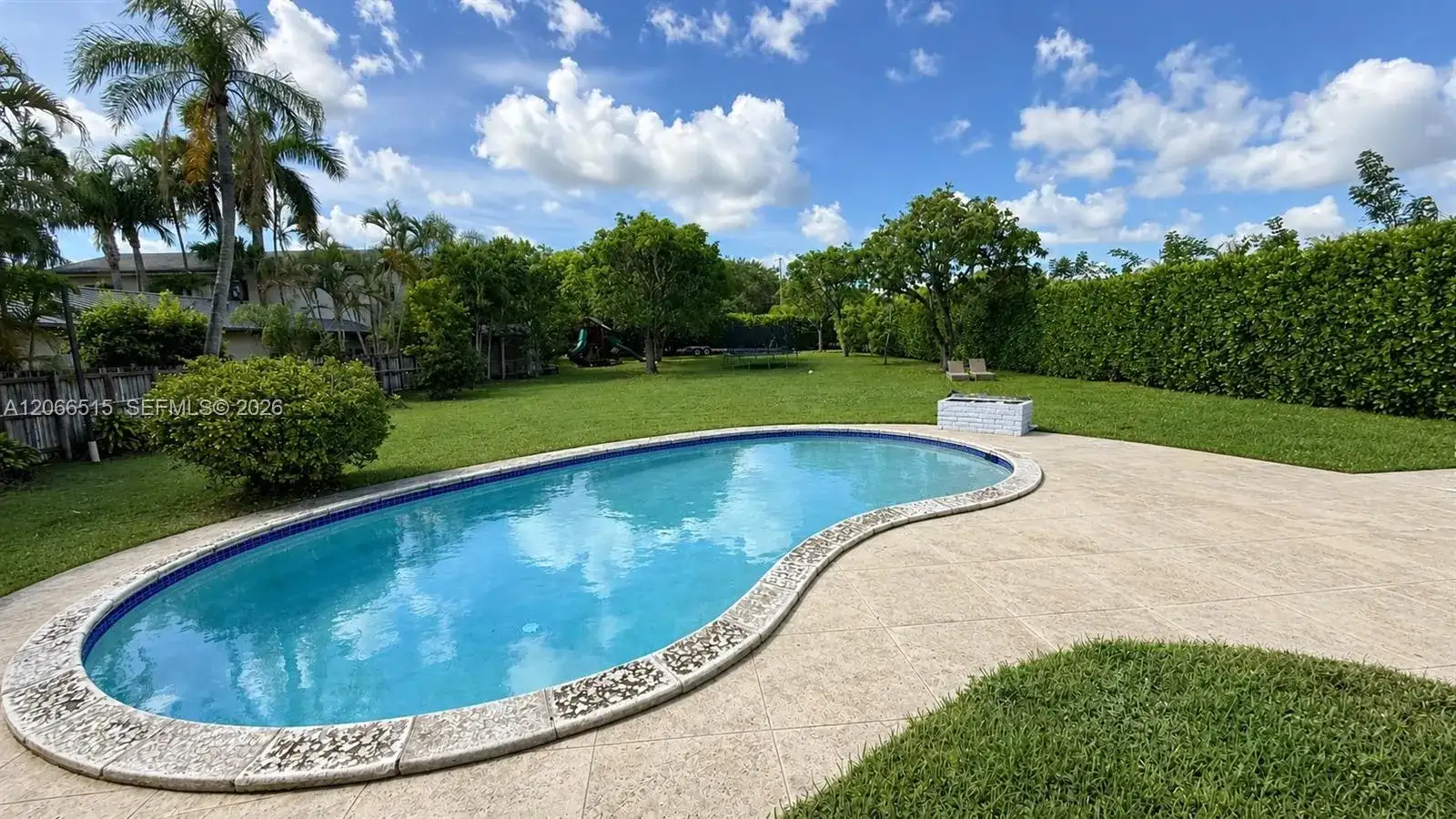 7550 SW 75th St, Miami FL 33143 photo 3