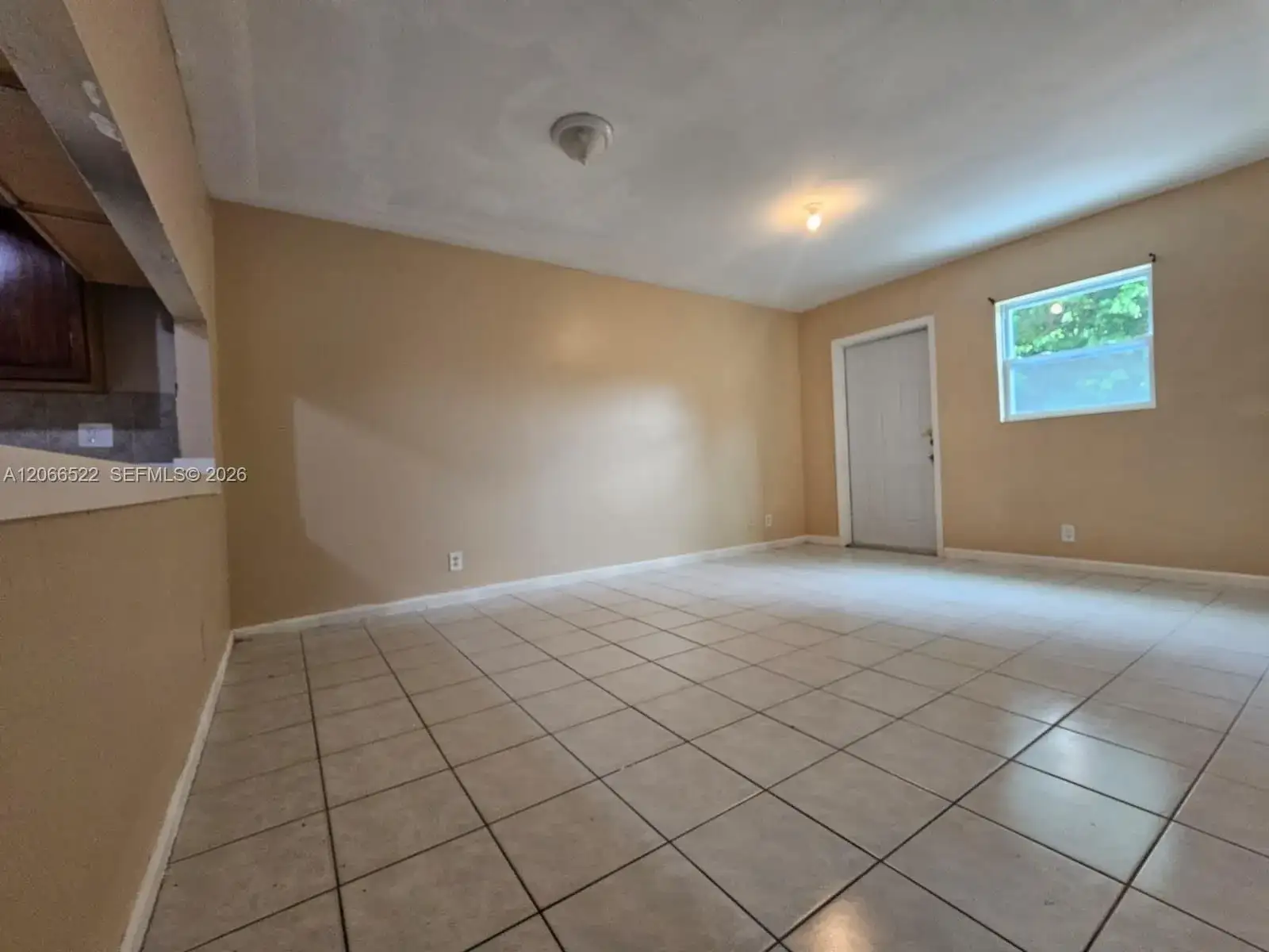 954 SW 74th Ave, North Lauderdale FL 33068 photo 2