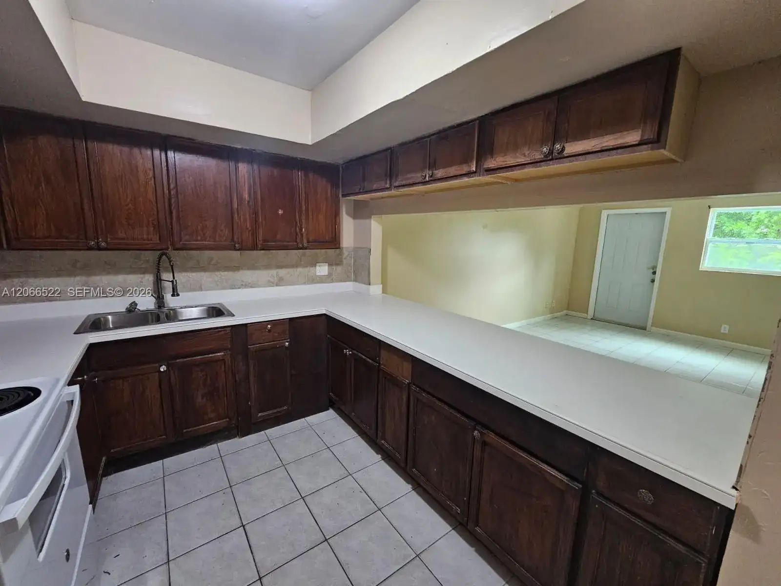 954 SW 74th Ave, North Lauderdale FL 33068 photo 5