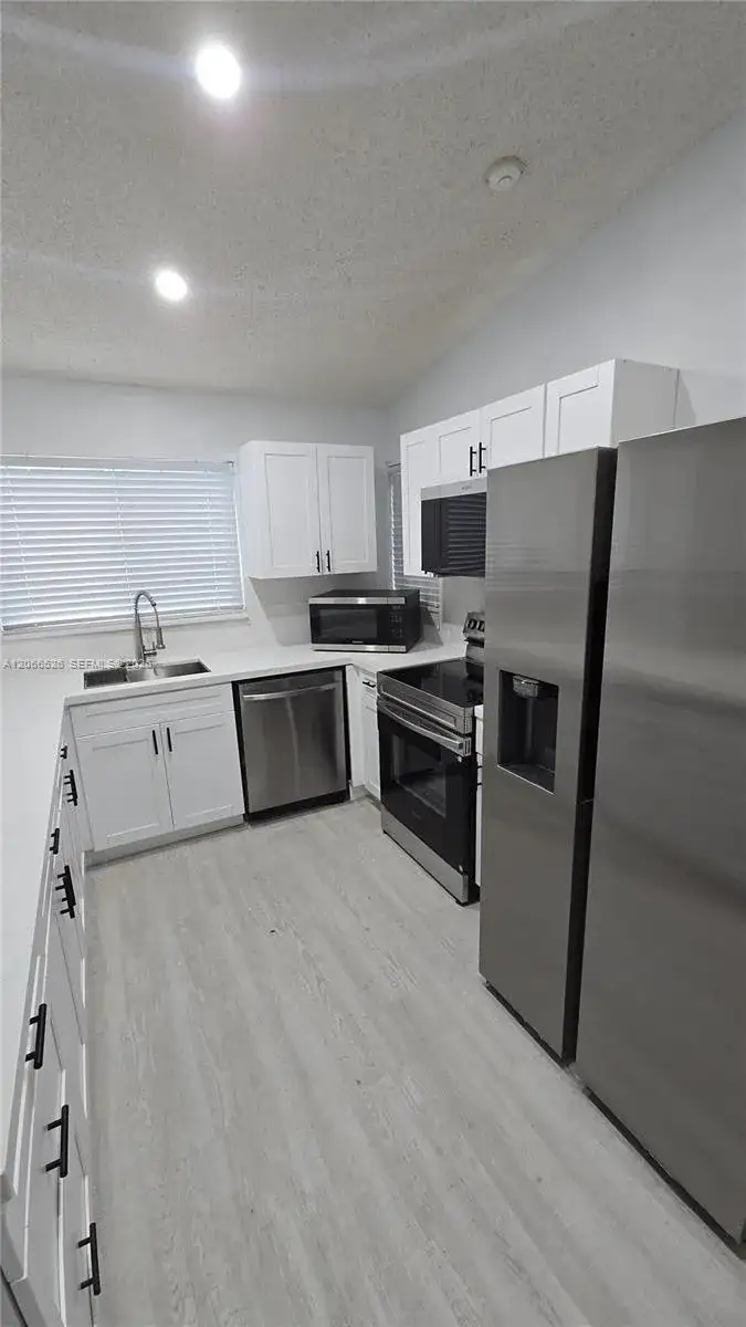 1291 SW 139th Pl, Miami FL 33184 photo 4